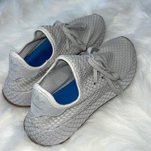 Adidas women's sneakers size 6